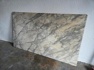 Piano in marmo