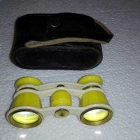 Antico Binocolo giallo tascabile da teatro