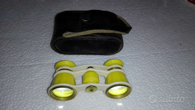 Antico Binocolo giallo tascabile da teatro