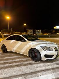 Mercedes-Benz CLA 45 AMG