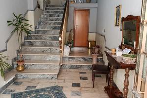 Trilocale a terzo piano zona centrale