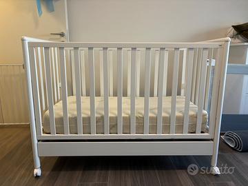 Lettino compreso di materasso e completo copripium