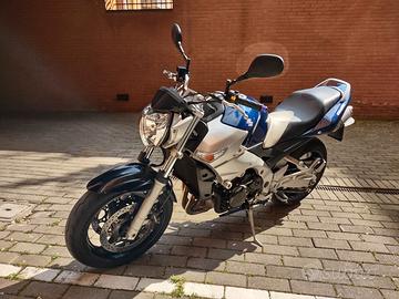 Suzuki gsr 600