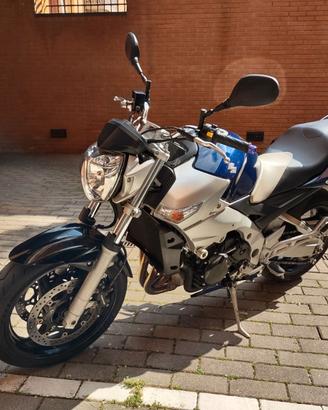 Suzuki gsr 600