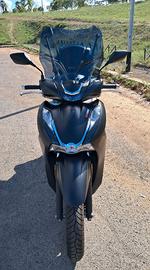 SH 350 ano 2023 con 6630 km € 4300