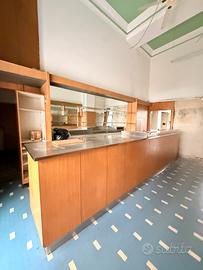 Bar storico di Milano - bar e banco in acciaio