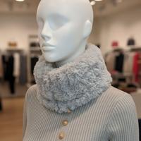 Collo in lana fatto a mano