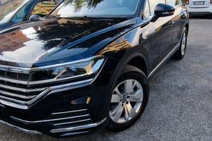 Volkswagen Touareg 3.0 TDI – Full Optional, comfor