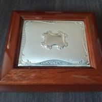 Portagioie in legno con placca di argento