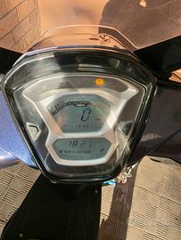 Kymco People S 150  