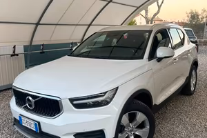 Volvo XC40 T2 Geartronic Momentum Pro
