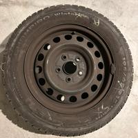 4 cerchi in ferro gommati da 15”