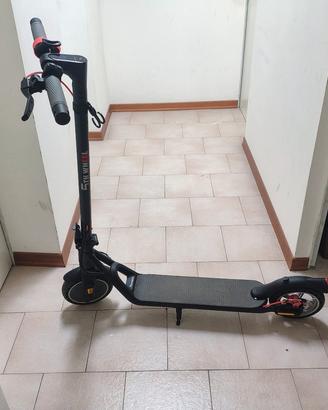 Monopattino Elettrico seminuovo 