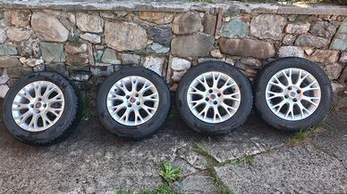 4 gomme 185/65 R15 e 4 cerchi lega 15" Fiat