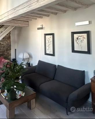 Divano due posti comodissimo