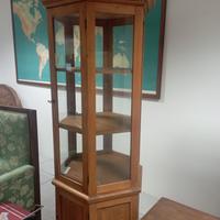 vetrinetta legno massello esagonale. centrostanza
