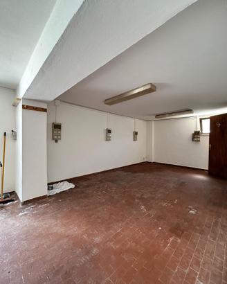 Locale Artigianale in Centro Abitato