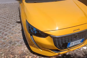 Peugeot 208 1.2 75 CV