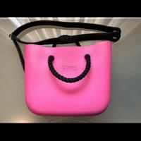 O Bag rosa o nera a mano o tracolla