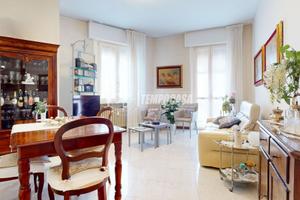 Trilocale ristrutturato al terzo piano - Vendita n