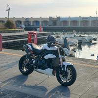 moto Triumph Speed triple 1050