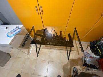 Scrivania trasparente