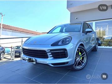 Porsche cayenne 2021