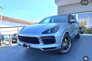 Porsche cayenne 2021