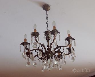 Lampadario a 8 bracci in metallo e vetro