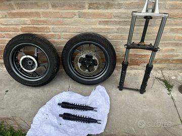 ricambi xmax 300 del 2025 con 3000 km