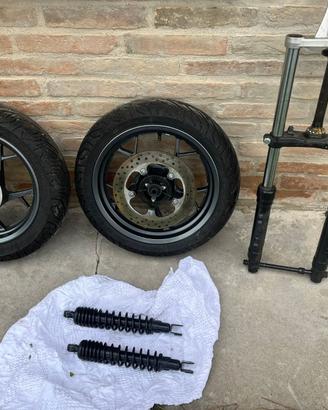 ricambi xmax 300 del 2025 con 3000 km