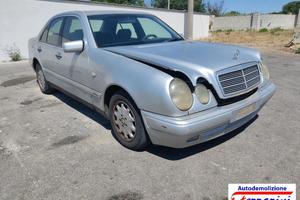 MERCEDES CLASSE E W210 E 250 TURBO D - Ricambi