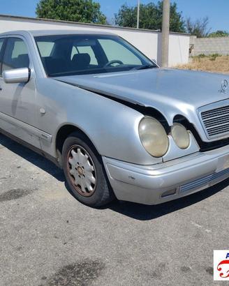 MERCEDES CLASSE E W210 E 250 TURBO D - Ricambi