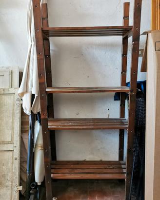 Scaffale in legno