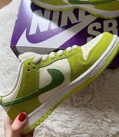Nike SB Dunk Low 'Green Apple'