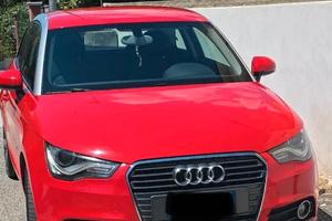 Audi A1 tfsi cambio automatico ed al volante