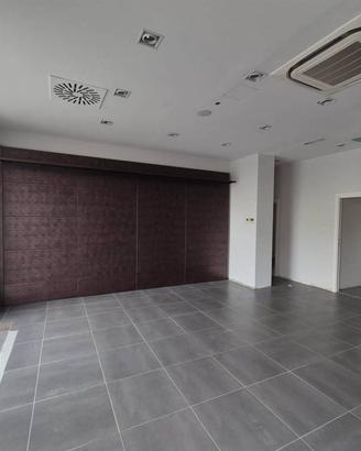 Immobile di 220 m² con più di 5 locali a Lastra a 