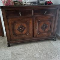 Credenzina bassa del 900