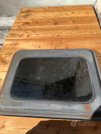 Oblò da camion motorizzato