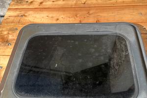 Oblò da camion motorizzato