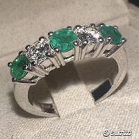 FEDINA IN ORO BIANCO 18kt. DIAMANTI E SMERALDI