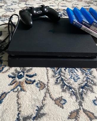 PS4 Slim 500 Gb + 4 giochi