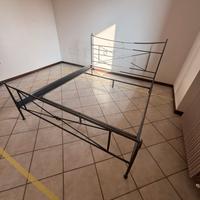 Struttura letto metallo grigio opaco