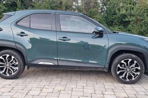 YARIS CROSS