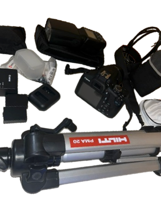 Kit fotocamera Canon EOS 2000D - EF-S 18-55 IS II