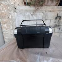 Top case Givi trekker TRK 46litri.
Valigia 