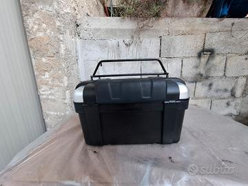 Top case Givi trekker TRK 46litri.
Valigia 