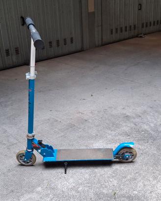 Monopattino per bambino con ruote luminose