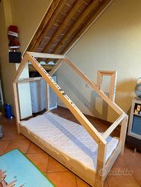 Lettino montessoriano (Mon Lit Cabane) + materasso