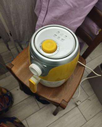 Friggitrice ad aria ariete. 35 euro
